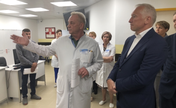 Губернатор Владимир Мазур поручил в будущем году отремонтировать детскую поликлинику Стрежевской больницы